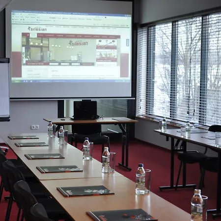 Great Polonia Silesian Economy Hotel 호텔 2*