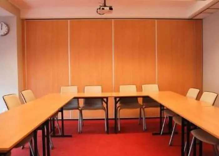 호텔 Great Polonia Silesian Economy Hotel